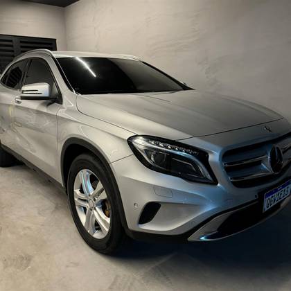 MERCEDES-BENZ GLA 200 2016