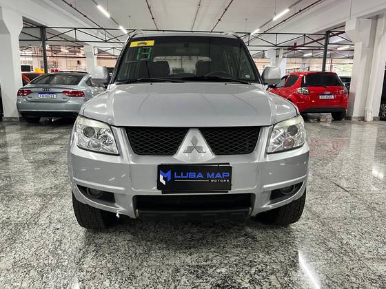 MITSUBISHI PAJERO TR4 2013