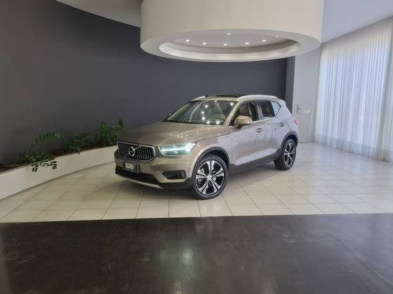 VOLVO XC40 2022