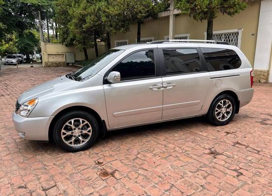 KIA CARNIVAL 2014