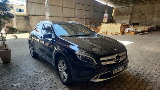 MERCEDES-BENZ GLA 200 2016