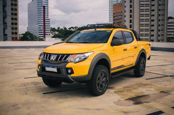 MITSUBISHI L200 TRITON 2023