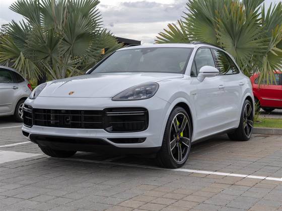 PORSCHE CAYENNE 2023