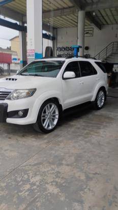 TOYOTA HILUX SW4 2014