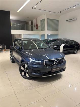 VOLVO XC40 2022