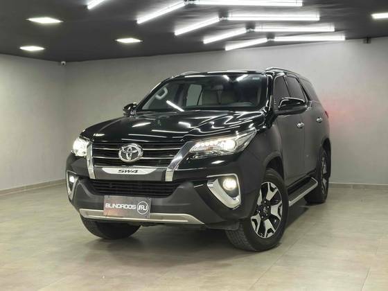 TOYOTA HILUX SW4 2020