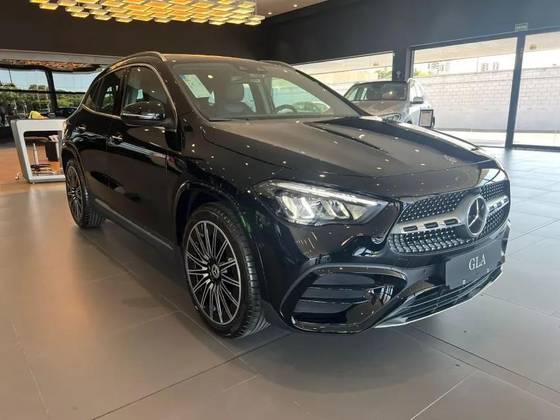 MERCEDES-BENZ GLA 200 2025