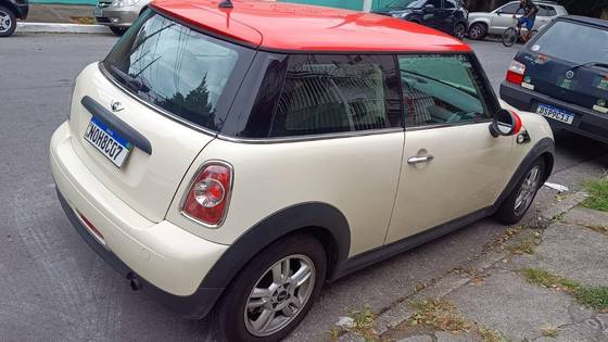 MINI ONE 2012