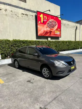 NISSAN VERSA 2017