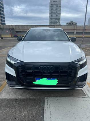 AUDI Q8 2019