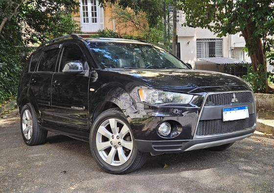 MITSUBISHI OUTLANDER 2013