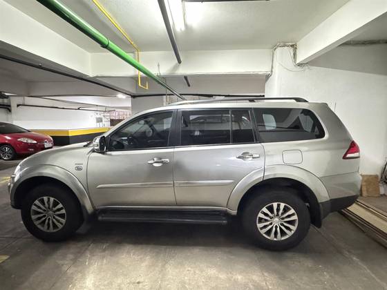 MITSUBISHI PAJERO 2016