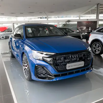 AUDI Q8 2025