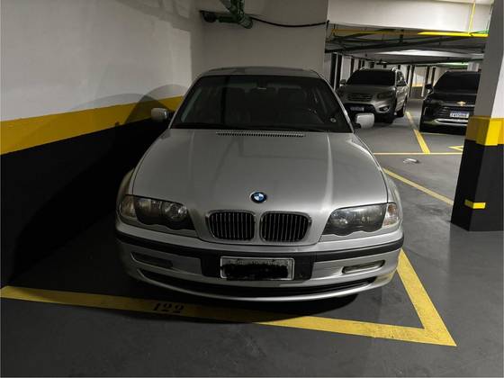 BMW 323i 2001