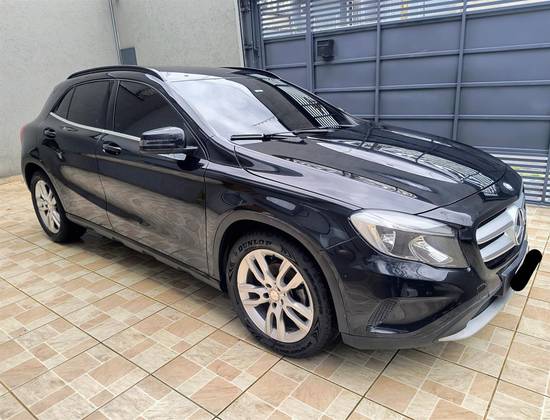 MERCEDES-BENZ GLA 200 2015