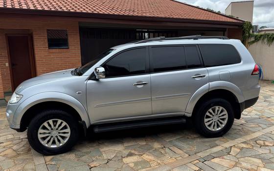 MITSUBISHI PAJERO 2016