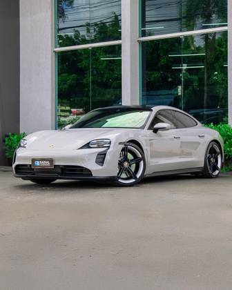 PORSCHE TAYCAN 2022