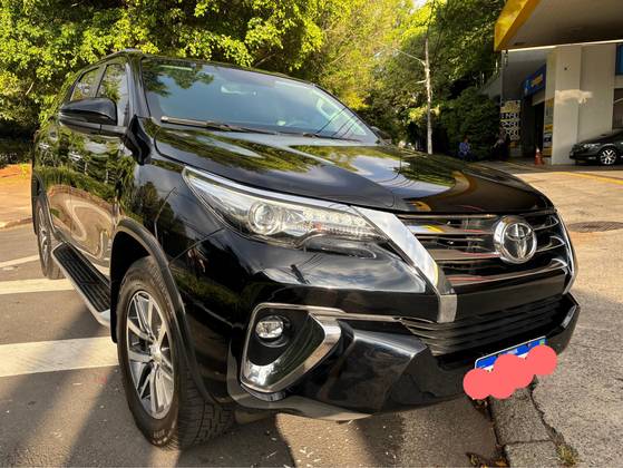 TOYOTA HILUX SW4 2020