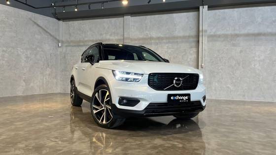 VOLVO XC40 2021