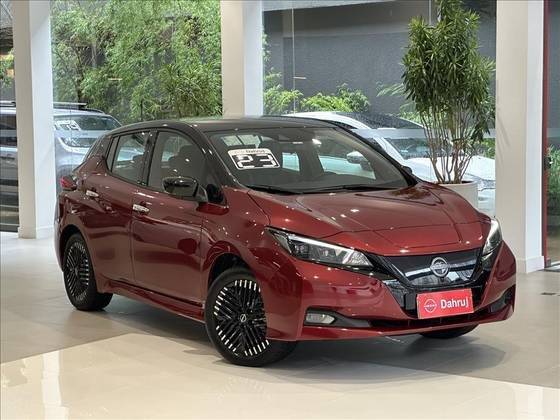 NISSAN LEAF 2023