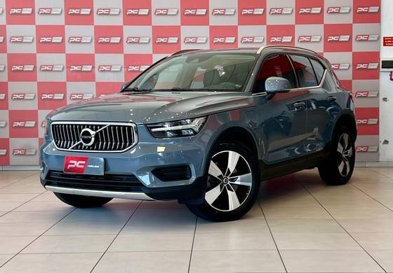 VOLVO XC40 2022