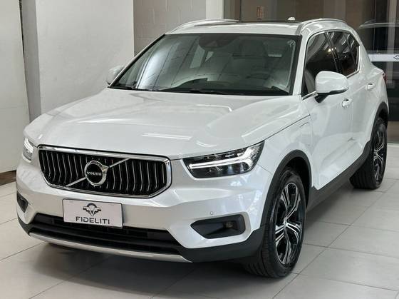 VOLVO XC40 2022