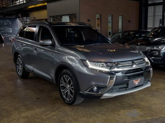 MITSUBISHI OUTLANDER 2016
