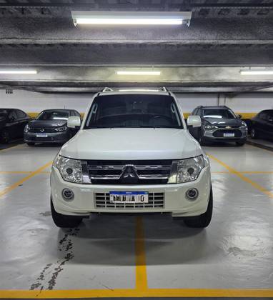 MITSUBISHI PAJERO FULL 2012