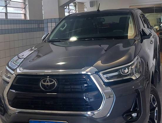 TOYOTA HILUX 2023