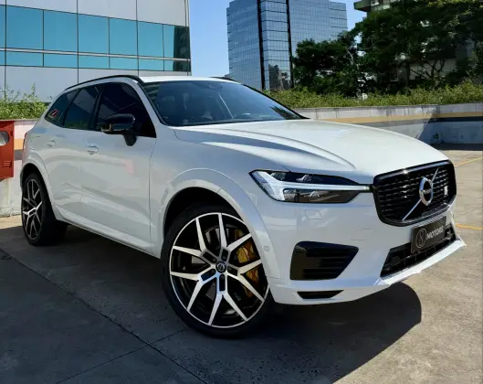 VOLVO XC60 2021