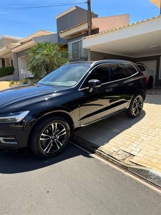 VOLVO XC60 2021