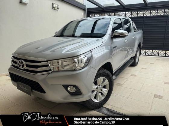 TOYOTA HILUX 2016