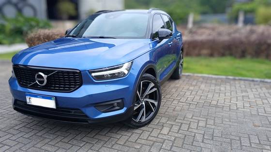 VOLVO XC40 2021