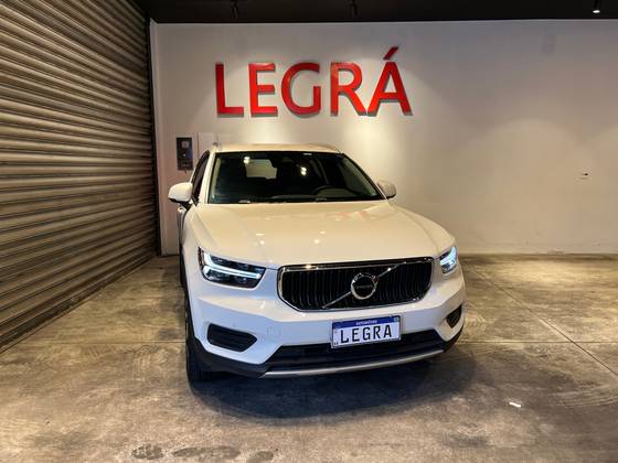 VOLVO XC40 2020
