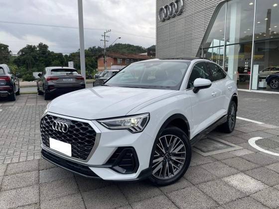 AUDI Q3 2024