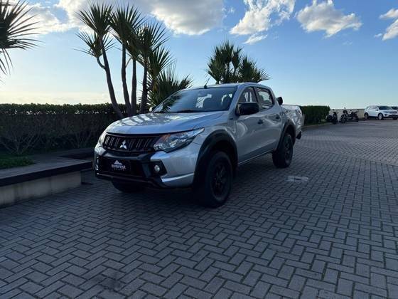 MITSUBISHI L200 TRITON 2023