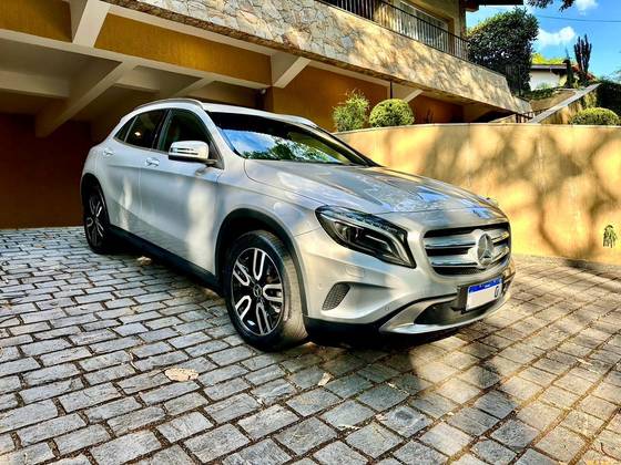 MERCEDES-BENZ GLA 200 2016