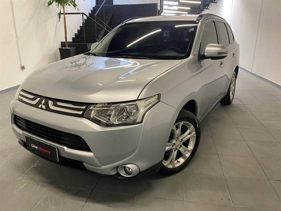 MITSUBISHI OUTLANDER 2015