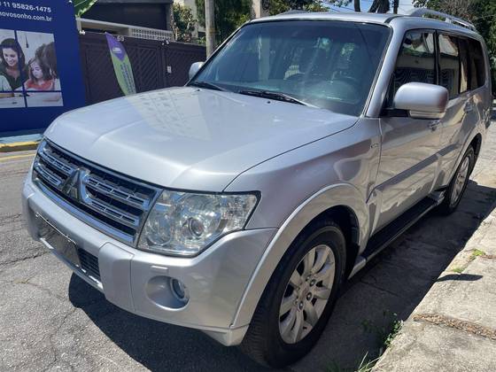 MITSUBISHI PAJERO FULL 2009