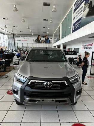 TOYOTA HILUX 2024