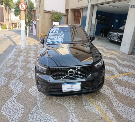 VOLVO XC40 2022