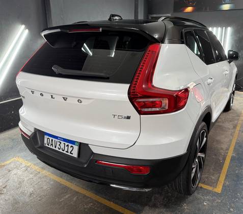VOLVO XC40 2020