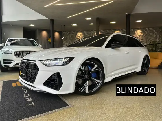 AUDI RS6 2021