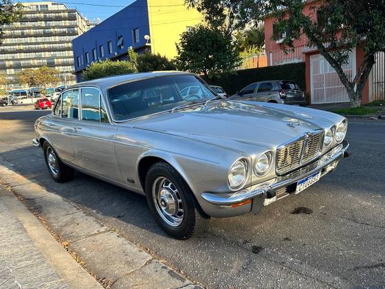 JAGUAR XJ6 1974