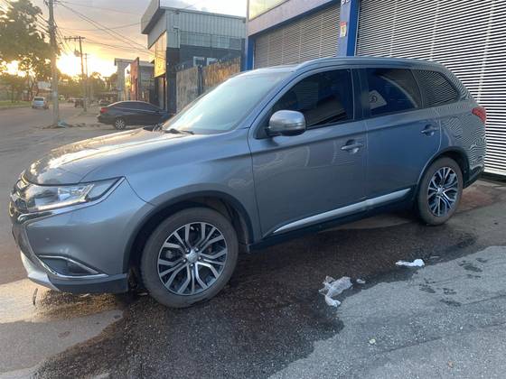 MITSUBISHI OUTLANDER 2017