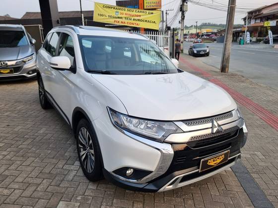 MITSUBISHI OUTLANDER 2019