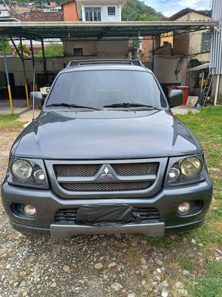 MITSUBISHI PAJERO 2004