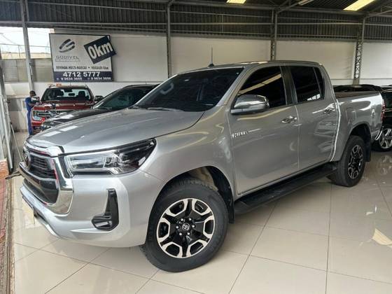 TOYOTA HILUX 2022