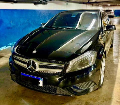 MERCEDES-BENZ A 200 2015