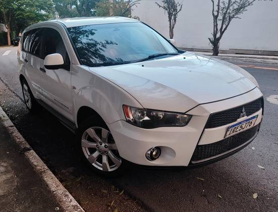 MITSUBISHI OUTLANDER 2011